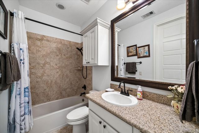 95 Lake View Loop, Fulshear, TX 77441