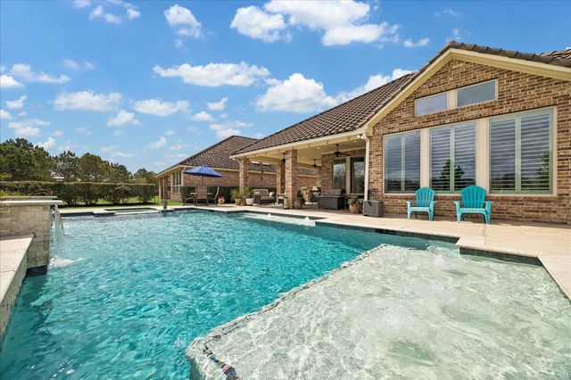 95 Lake View Loop, Fulshear, TX 77441