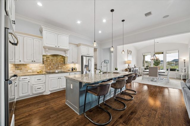 95 Lake View Loop, Fulshear, TX 77441