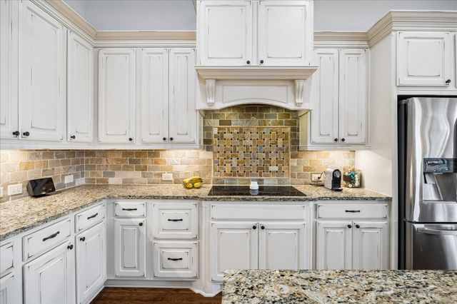 95 Lake View Loop, Fulshear, TX 77441