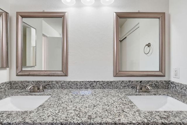 8710 E KILAREA Avenue, Mesa, AZ 85209