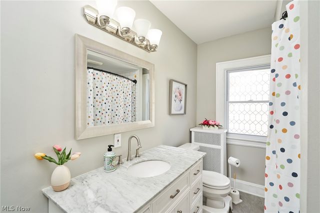 1658 Saint Charles Avenue, Lakewood, OH 44107