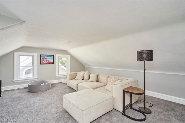 1658 Saint Charles Avenue, Lakewood, OH 44107