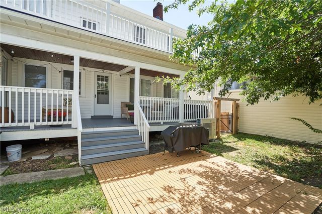 1658 Saint Charles Avenue, Lakewood, OH 44107