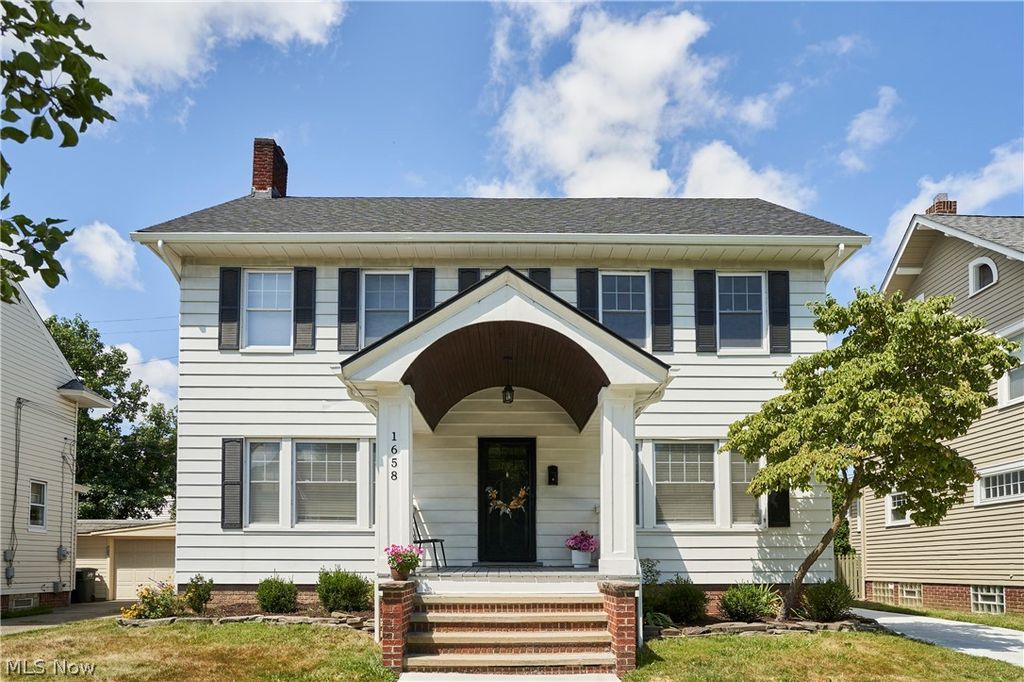 1658 Saint Charles Avenue, Lakewood, OH 44107