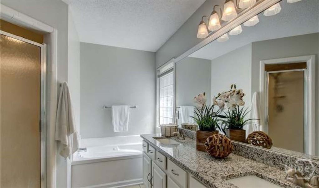 Image 13 of property listing at 127 Sweet Gum Road, Savannah, GA 31410