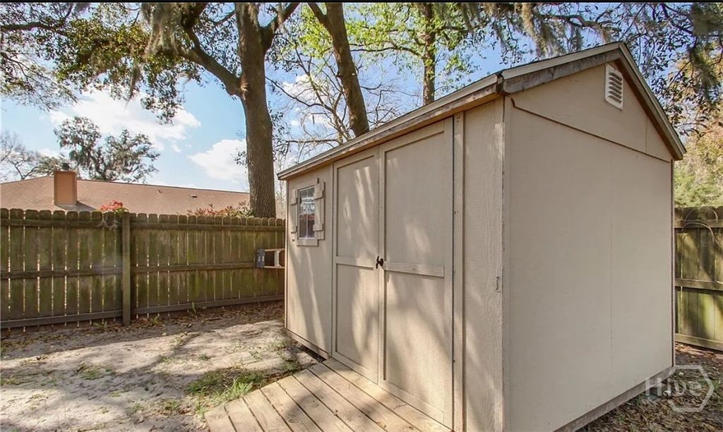 Image 20 of property listing at 127 Sweet Gum Road, Savannah, GA 31410