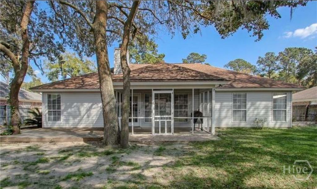 Image 21 of property listing at 127 Sweet Gum Road, Savannah, GA 31410