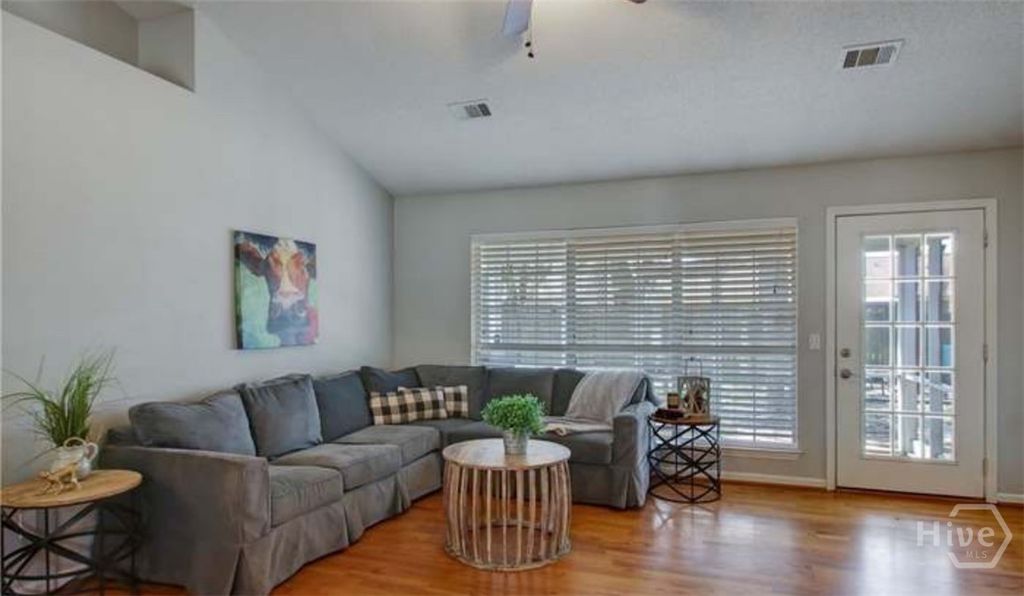 Image 4 of property listing at 127 Sweet Gum Road, Savannah, GA 31410
