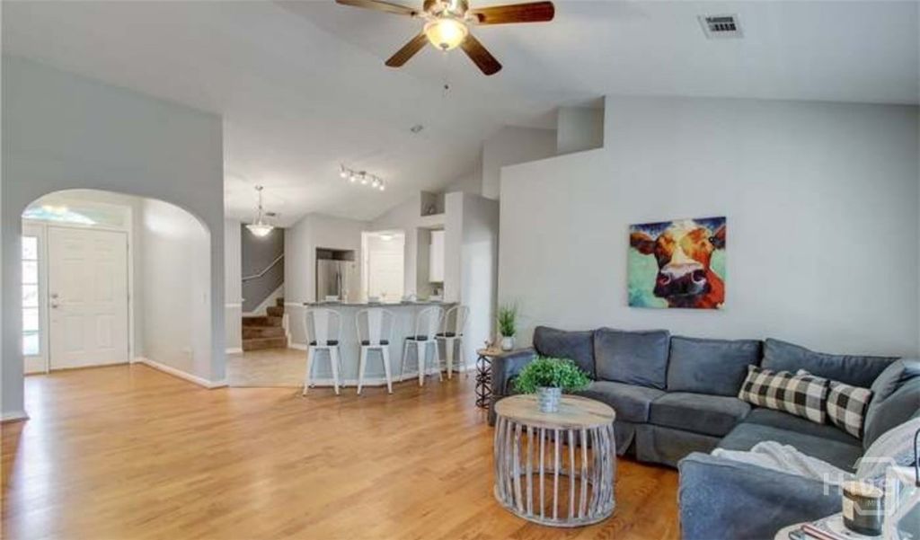 Image 5 of property listing at 127 Sweet Gum Road, Savannah, GA 31410