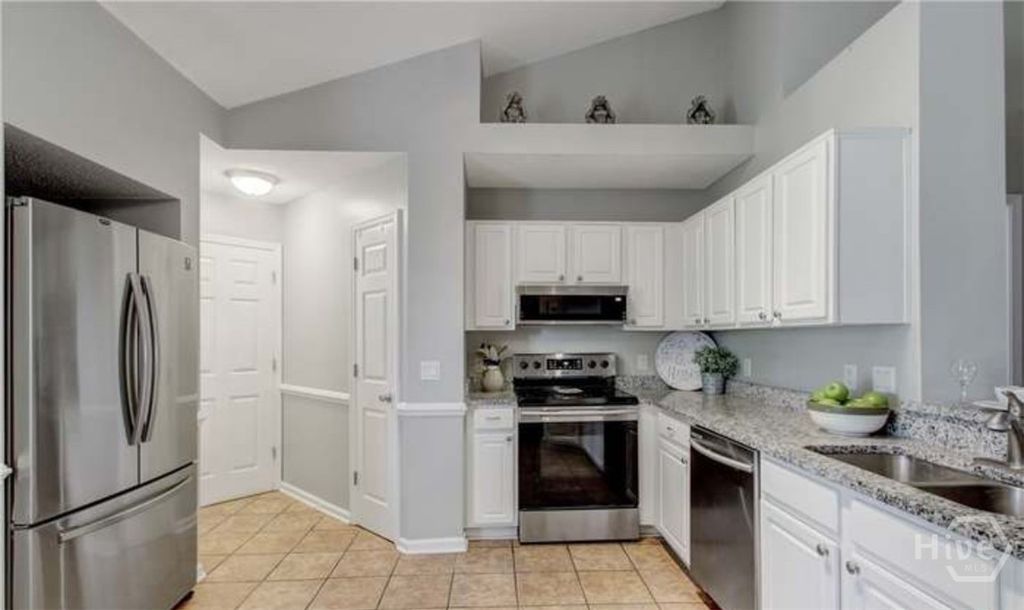 Image 7 of property listing at 127 Sweet Gum Road, Savannah, GA 31410
