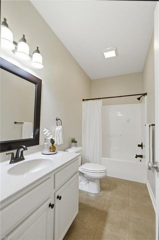 118 Creekside DR, Moyock, NC 27958