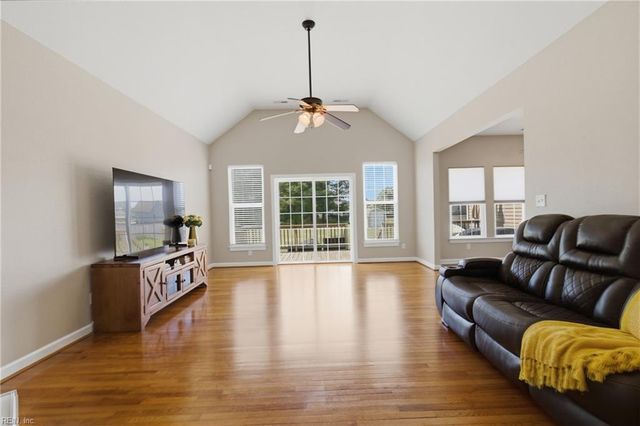 118 Creekside DR, Moyock, NC 27958
