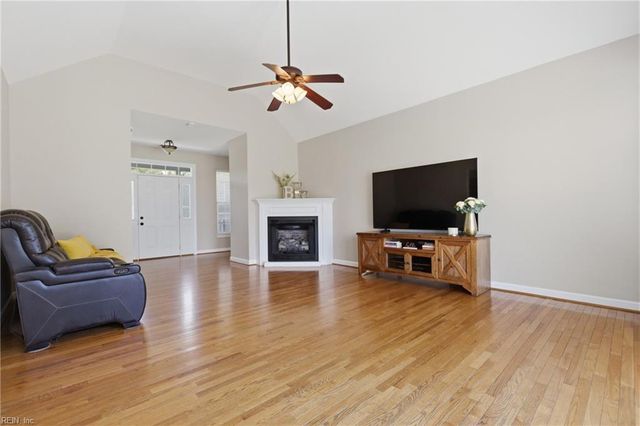 118 Creekside DR, Moyock, NC 27958