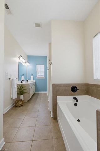 118 Creekside DR, Moyock, NC 27958