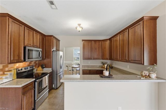 118 Creekside DR, Moyock, NC 27958