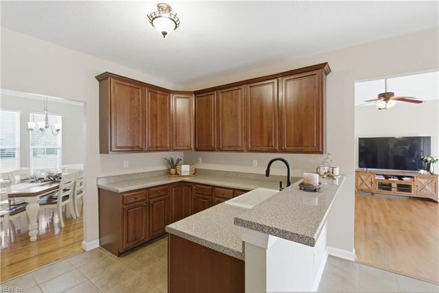 118 Creekside DR, Moyock, NC 27958