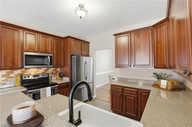 118 Creekside DR, Moyock, NC 27958