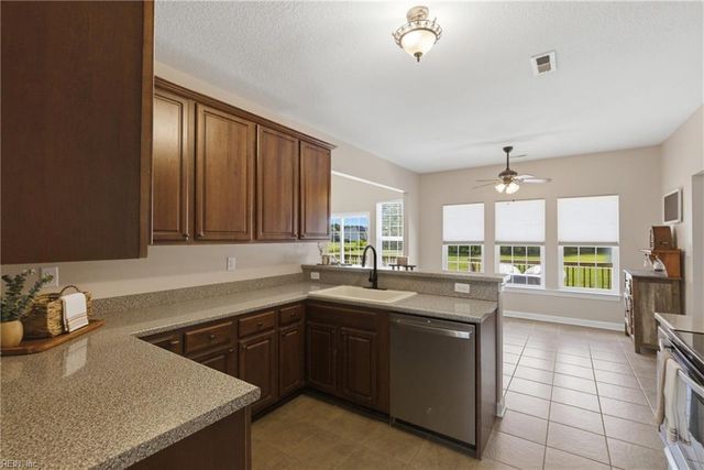 118 Creekside DR, Moyock, NC 27958