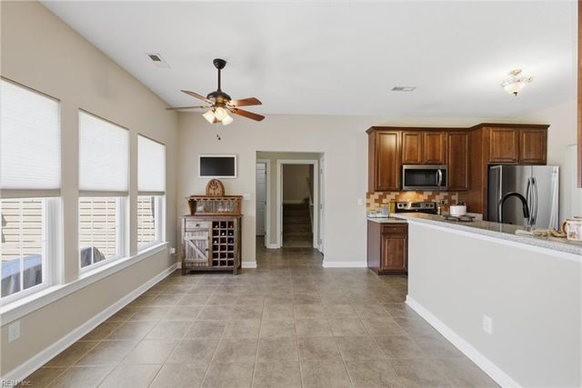 118 Creekside DR, Moyock, NC 27958
