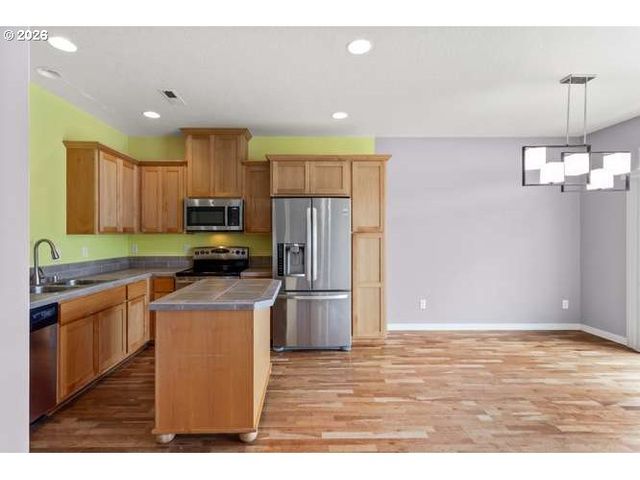 2424 Ne 113TH Ct, Vancouver, WA 98684