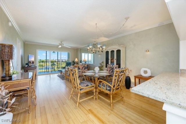 21 High Point CIR E 502, Naples, FL 34103