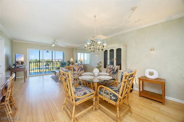 21 High Point CIR E 502, Naples, FL 34103