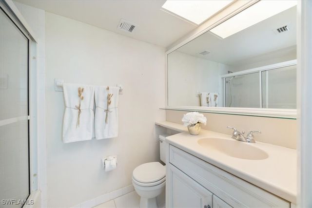 21 High Point CIR E 502, Naples, FL 34103