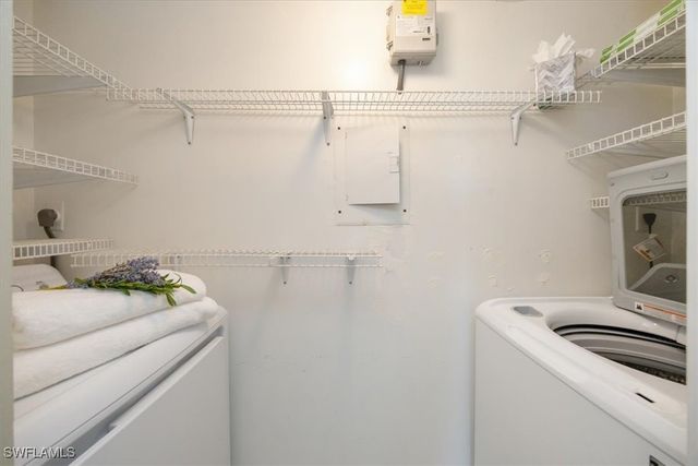 21 High Point CIR E 502, Naples, FL 34103