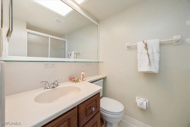 21 High Point CIR E 502, Naples, FL 34103