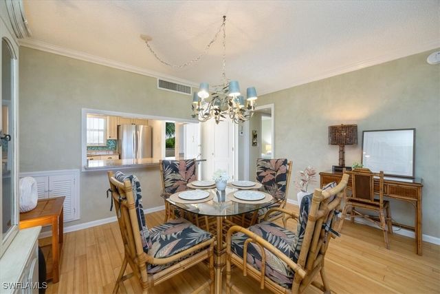 21 High Point CIR E 502, Naples, FL 34103