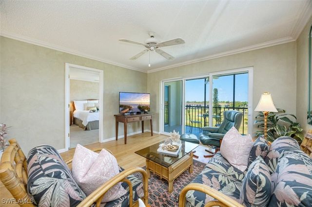 21 High Point CIR E 502, Naples, FL 34103