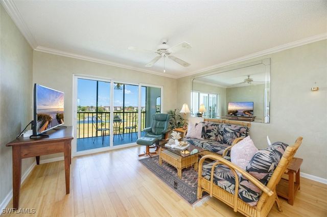 21 High Point CIR E 502, Naples, FL 34103