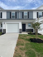 106 Mclauren Place, Fountain Inn, SC 29644