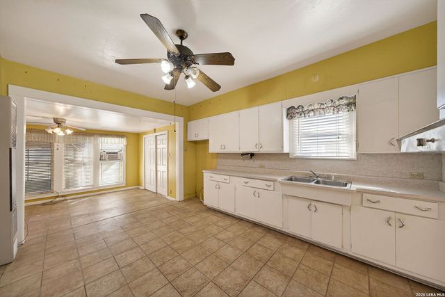 230 high, San Antonio, TX 78210