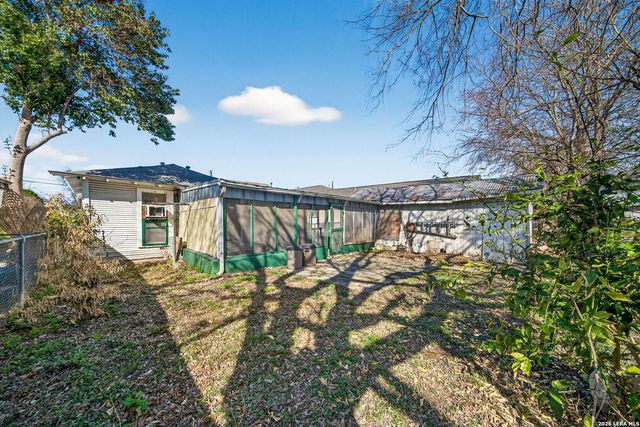 230 high, San Antonio, TX 78210