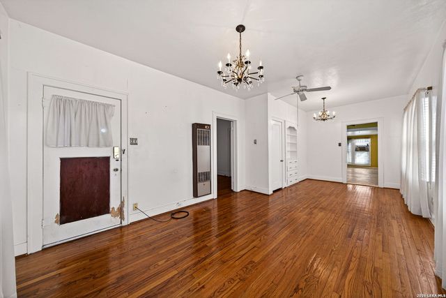 230 high, San Antonio, TX 78210