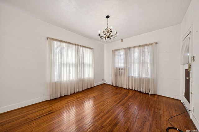 230 high, San Antonio, TX 78210