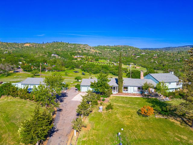5495 Hillcrest Road, Medford, OR 97504