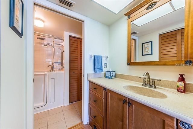 1324 PASADENA AVENUE S 205, South Pasadena, FL 33707