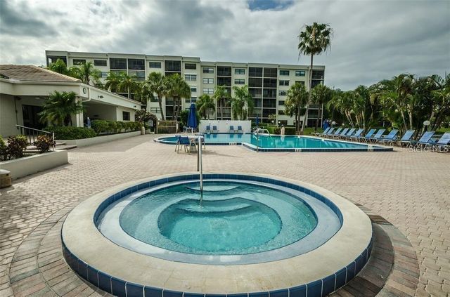 1324 PASADENA AVENUE S 205, South Pasadena, FL 33707