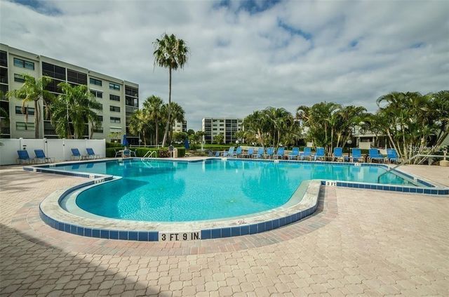 1324 PASADENA AVENUE S 205, South Pasadena, FL 33707