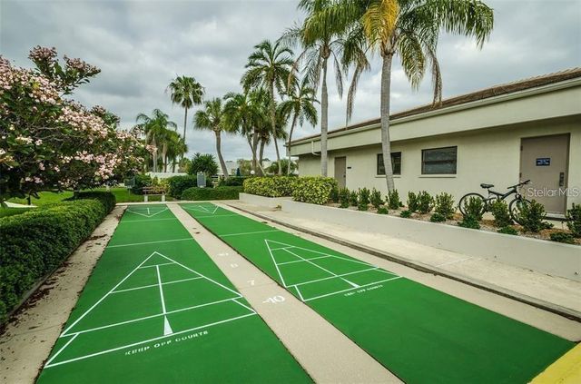 1324 PASADENA AVENUE S 205, South Pasadena, FL 33707