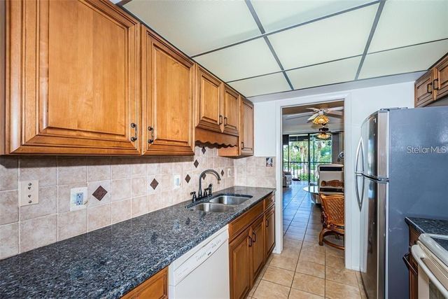 1324 PASADENA AVENUE S 205, South Pasadena, FL 33707