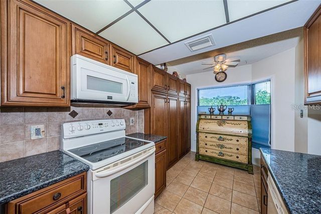 1324 PASADENA AVENUE S 205, South Pasadena, FL 33707