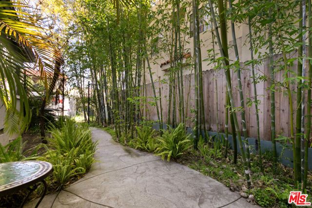 1453 Centinela Avenue, Santa Monica, CA 90404