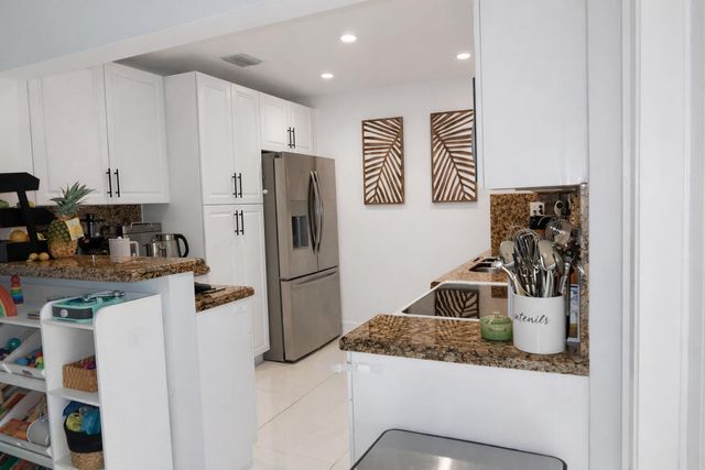 1820 SW 36th Avenue, Fort Lauderdale, FL 33312