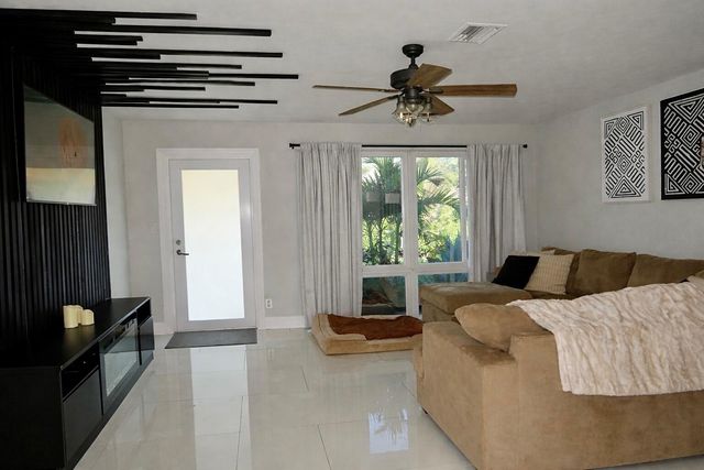 1820 SW 36th Avenue, Fort Lauderdale, FL 33312