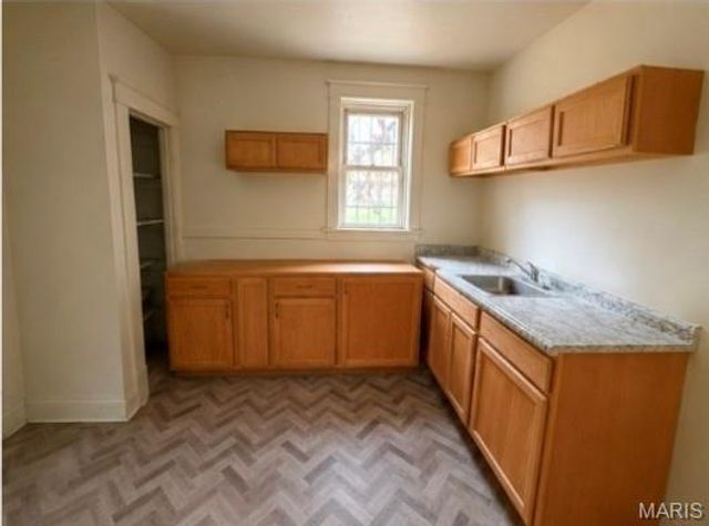 5034 Wabada Avenue, St Louis, MO 63113