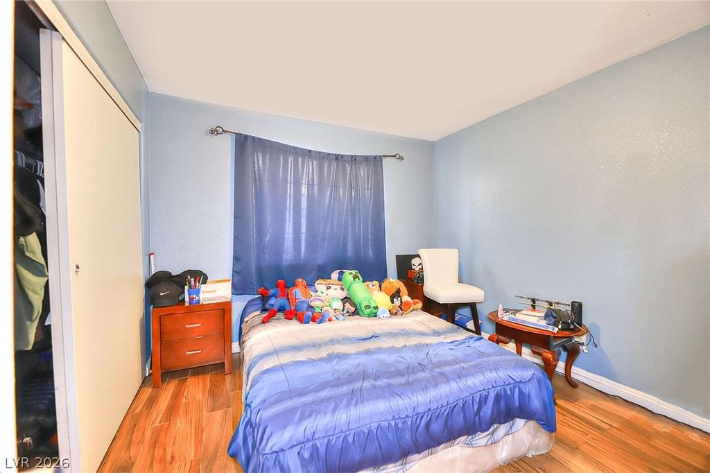 Image 11 of property listing at 5420 Moonstruck Avenue, Las Vegas, NV 89107